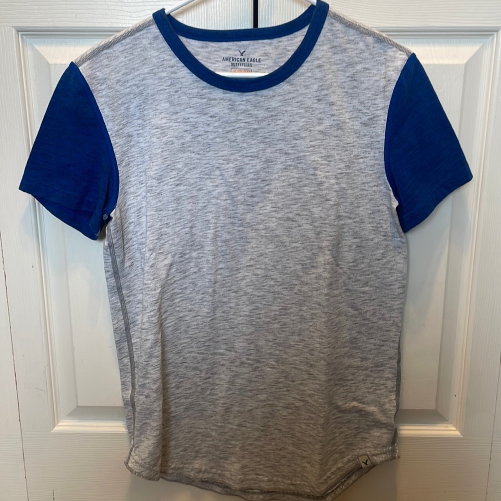 American Eagle Outfitters Short Sleeve Tee Light Gray/Blue Adult Small